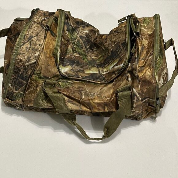 Bird and Buck Hunters Camouflage Duffle Bag - Picture 1 of 10